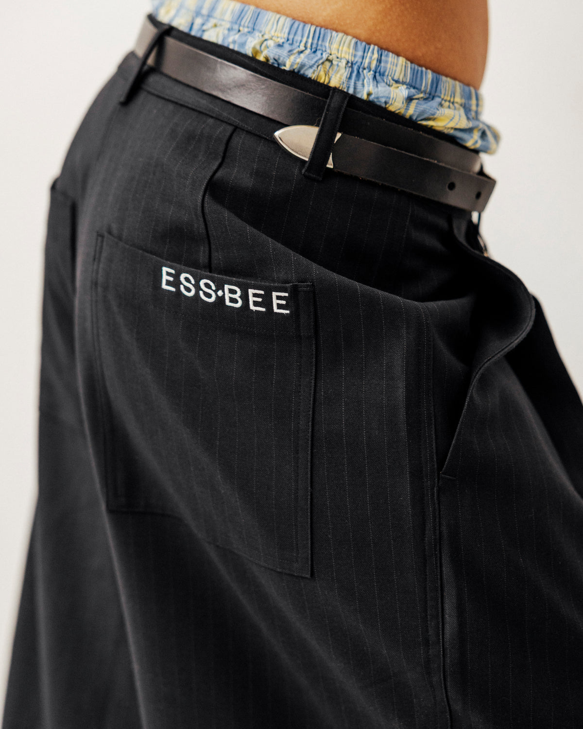ESS BEE Pinstripe Suit Short (Black)