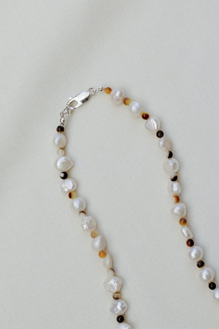 Par Moi Miel Necklace