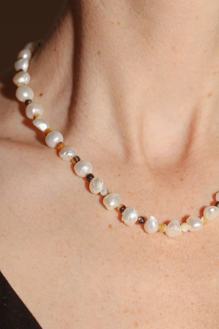 Par Moi Miel Necklace