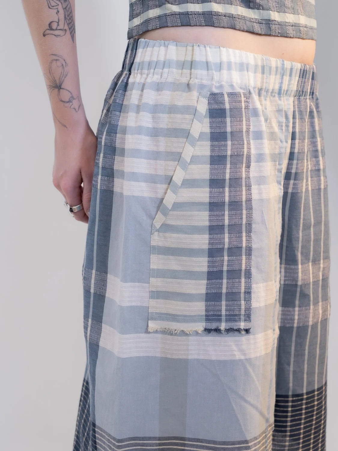 Mercury House Shorts in Sky (M)