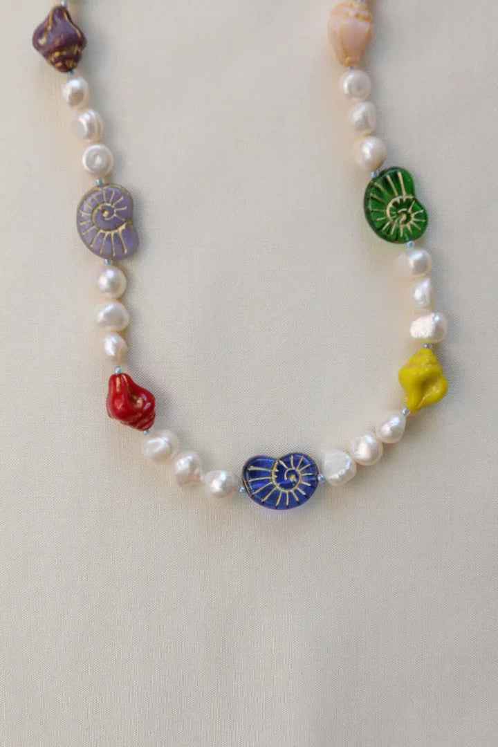 Par Moi Concha Necklace