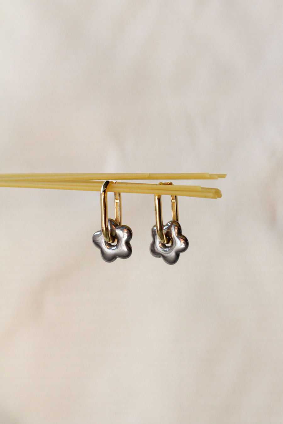 Par Moi Chatter Earrings