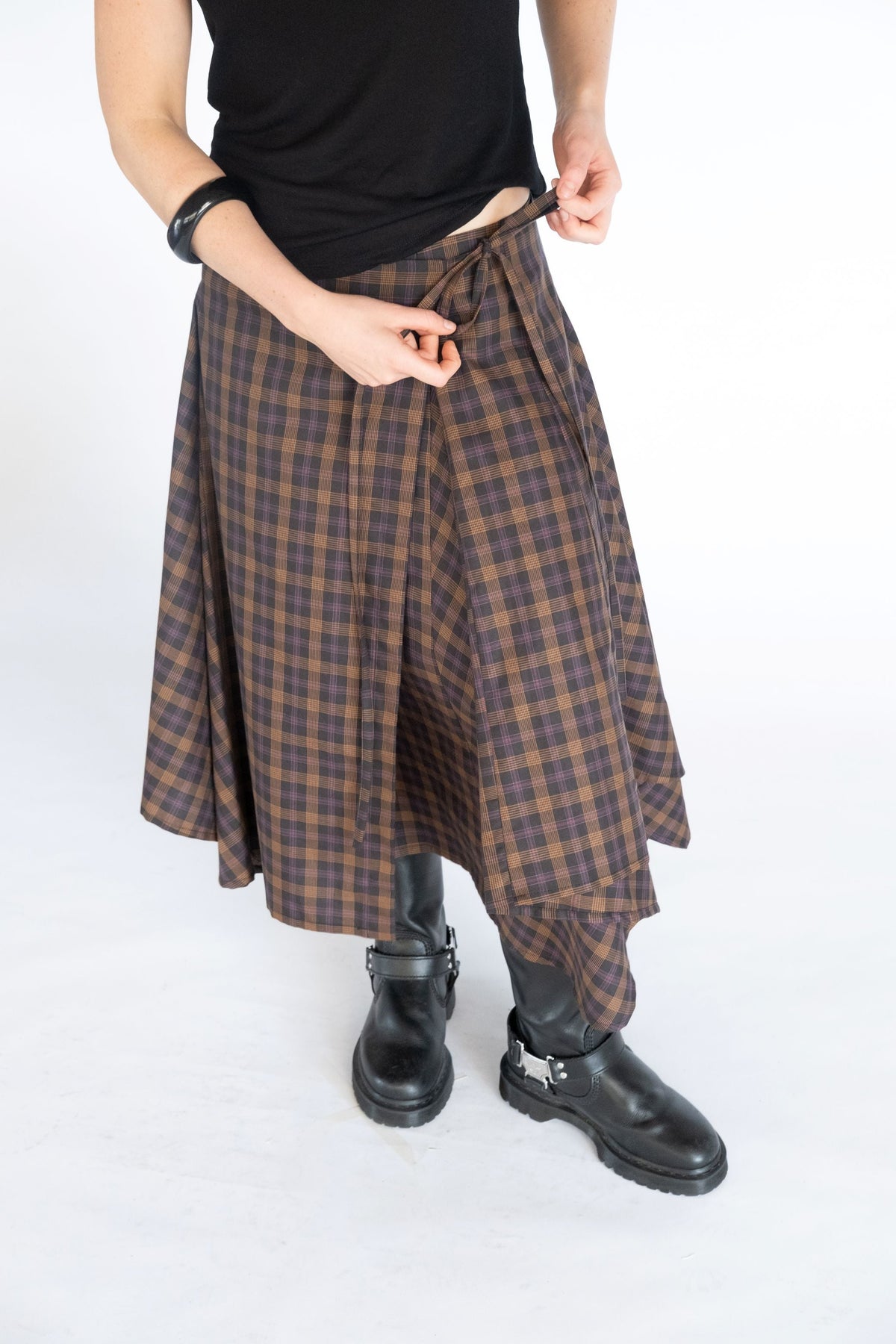Obelia's Enya Wrap Skirt - Dark Plaid