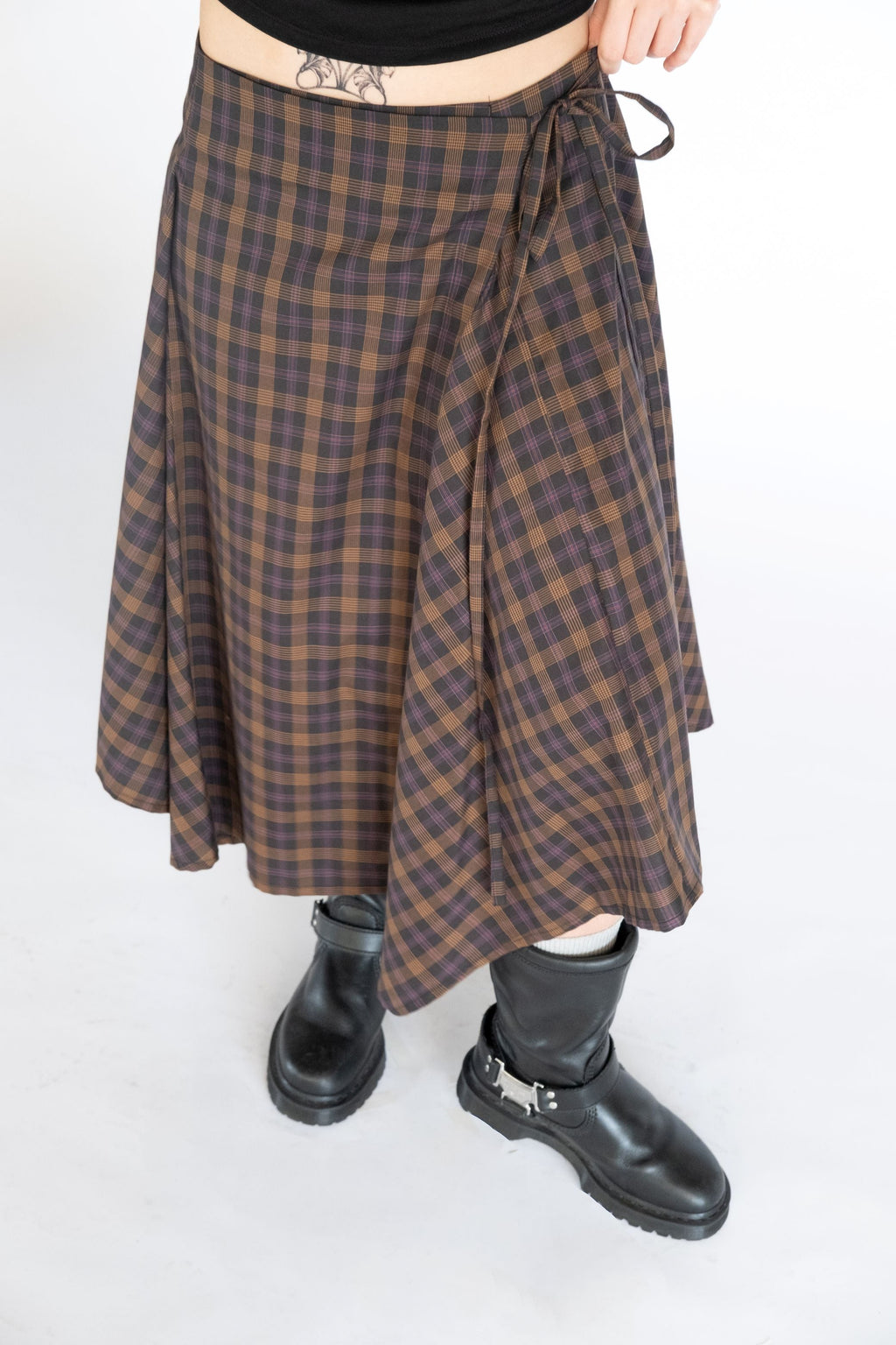 Obelia's Enya Wrap Skirt - Dark Plaid